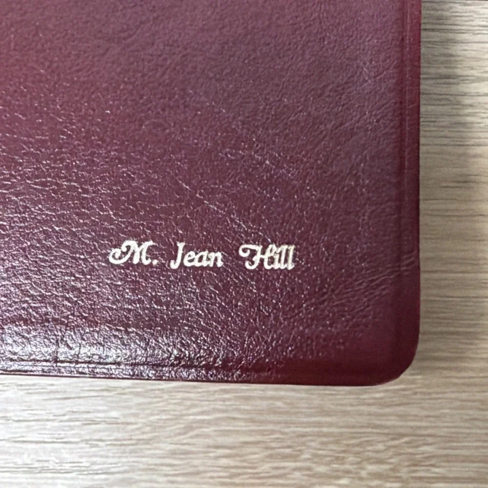 Holy Bible New King James Version‎ Red Letter Edition Bonded Leather Gold Edge